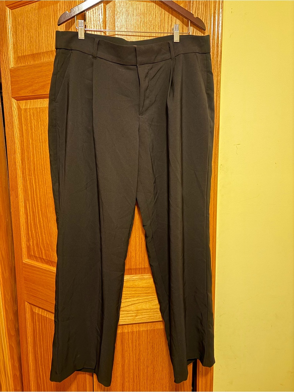 Maurice’s Women’s Black Pleated Dress Pants